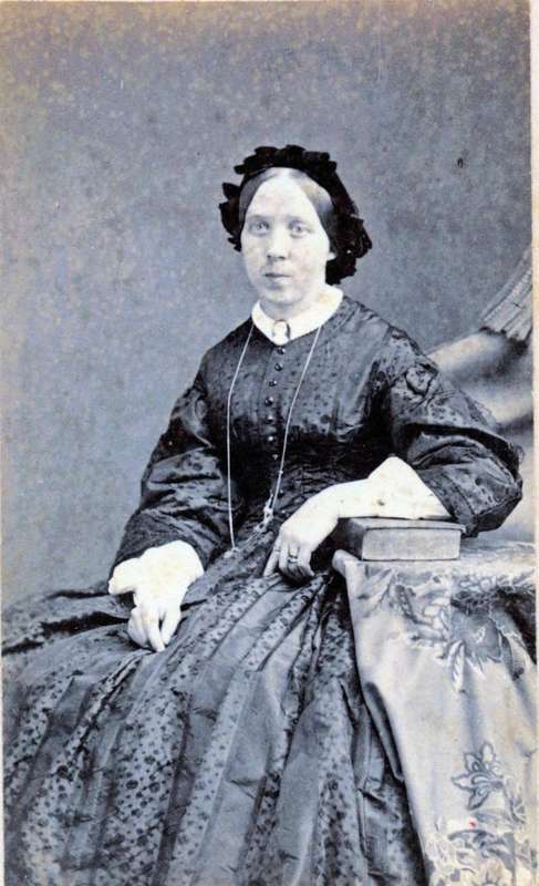 118041