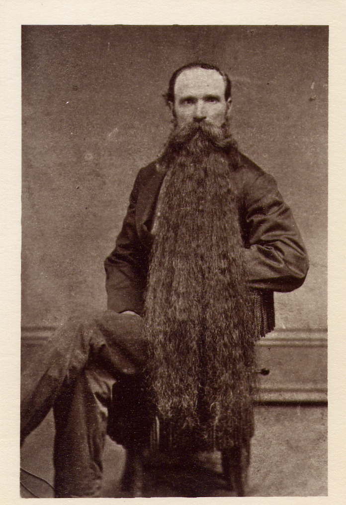 19033
