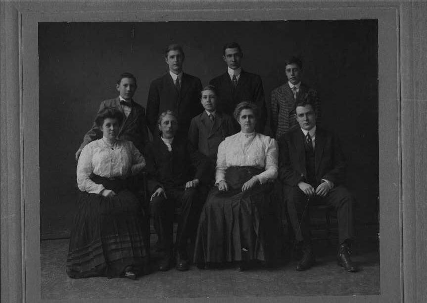 19196