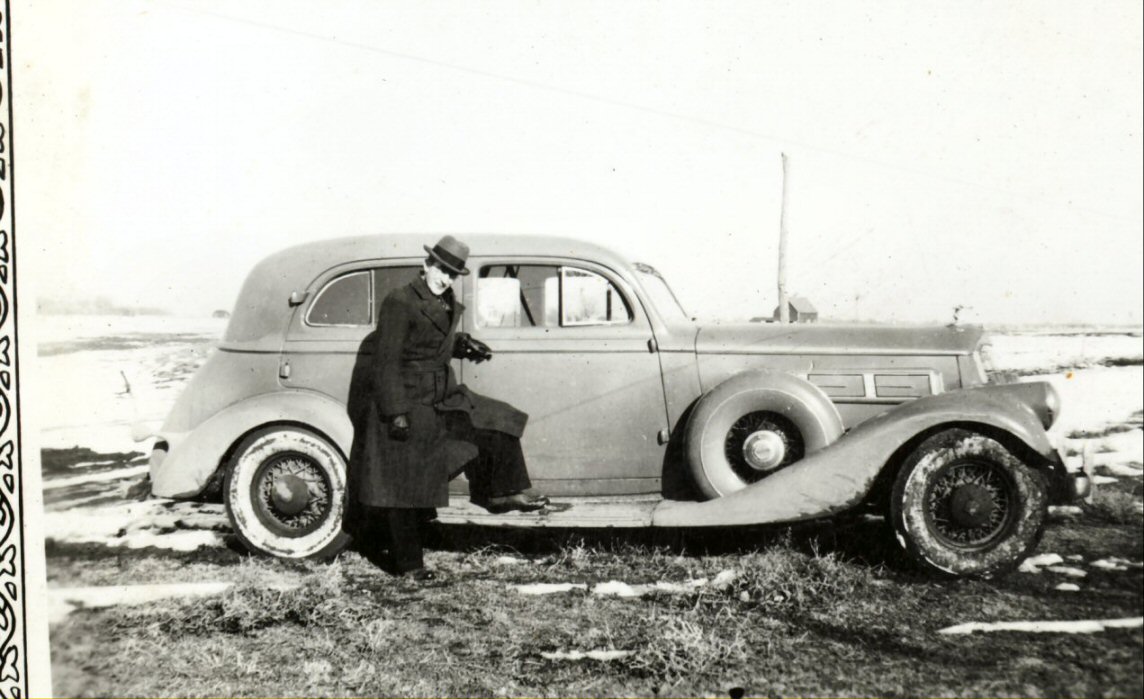 31951